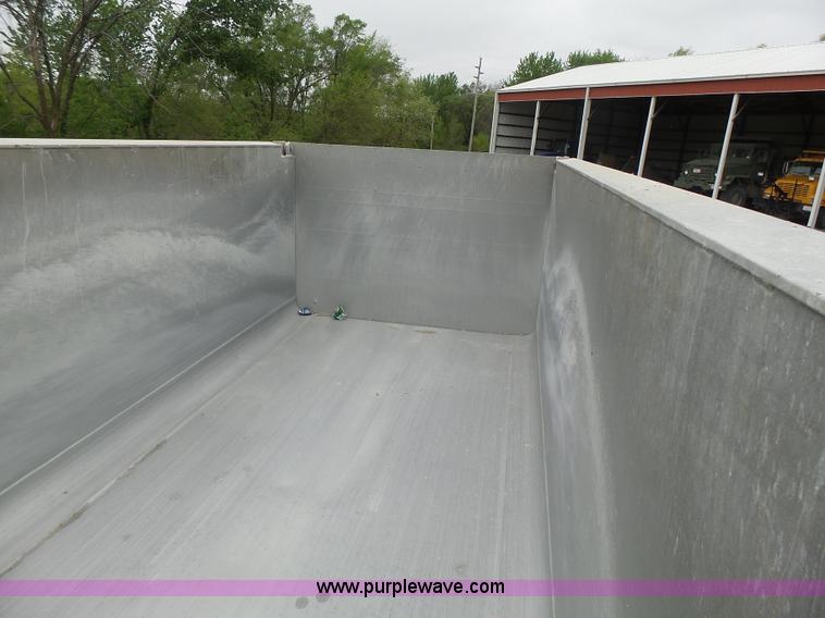 image for item L7245 1998 Mack CH613 dump truck