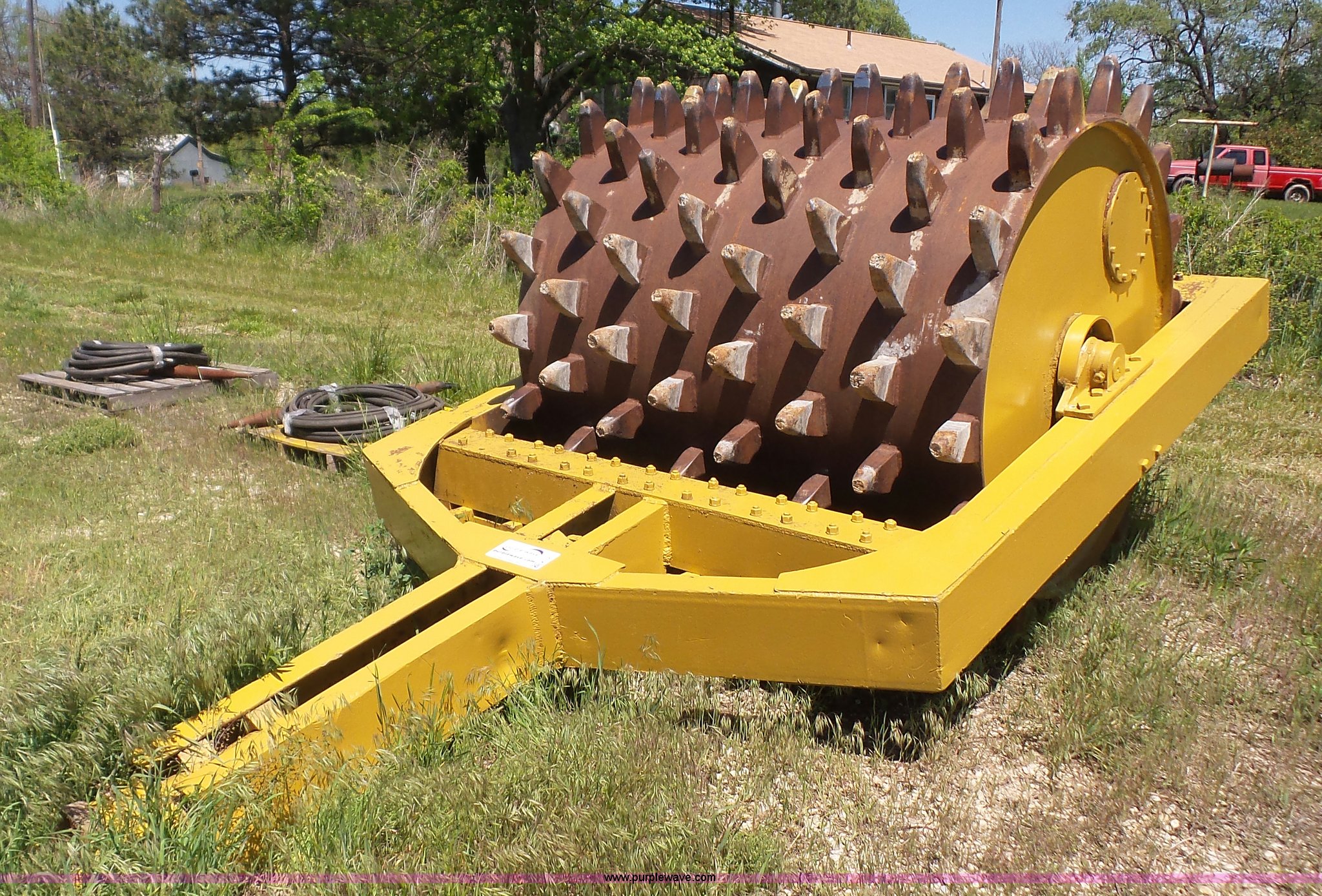 Sheepsfoot roller in Carbondale, KS Item K5213 sold Purple Wave