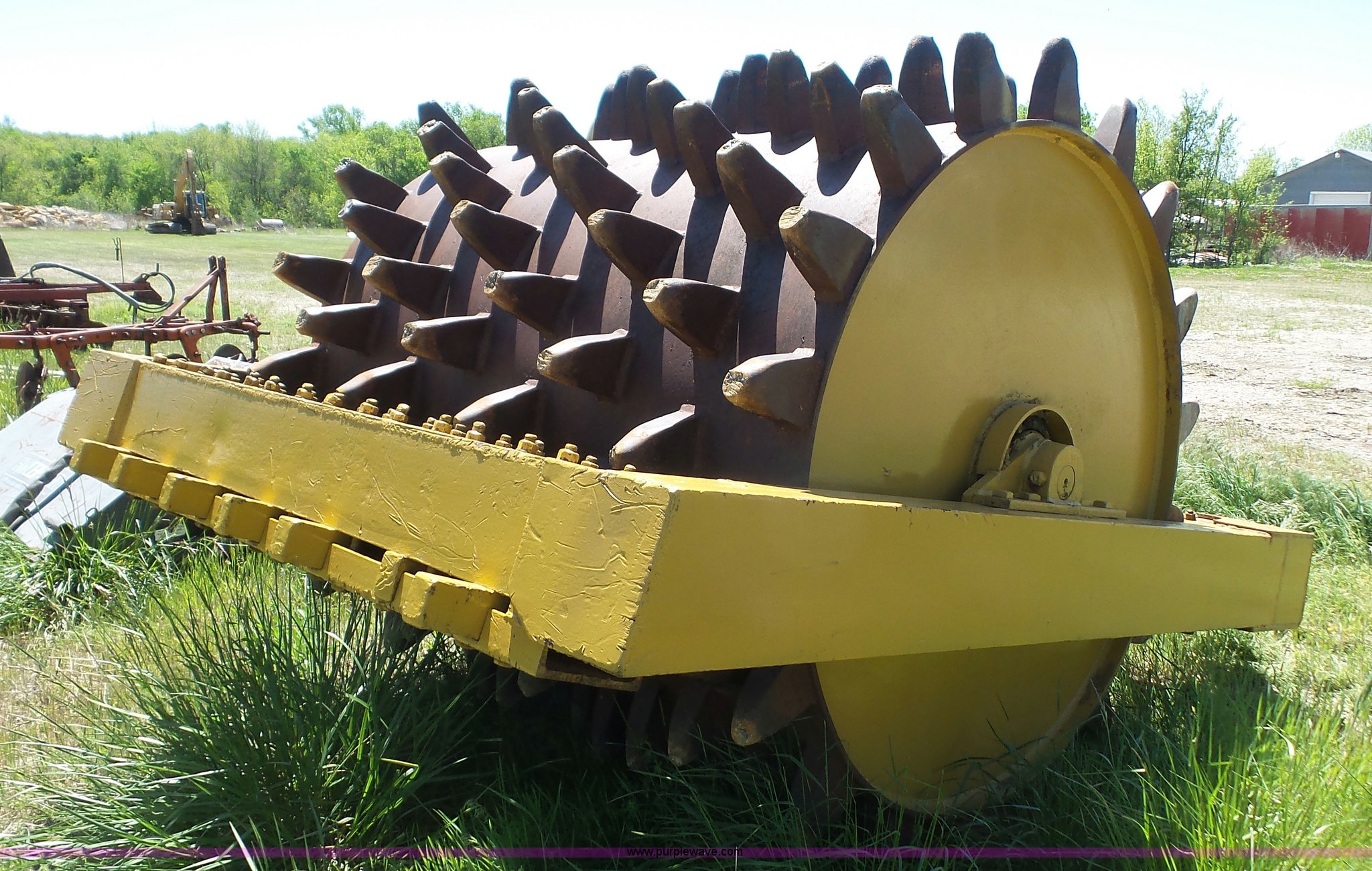 Sheepsfoot roller in Carbondale, KS Item K5213 sold Purple Wave