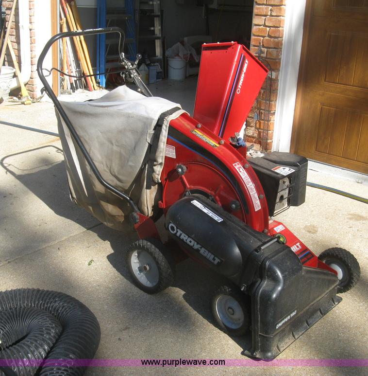 TroyBilt chipper/vacuum in Wichita, KS Item BP9521 sold Purple Wave