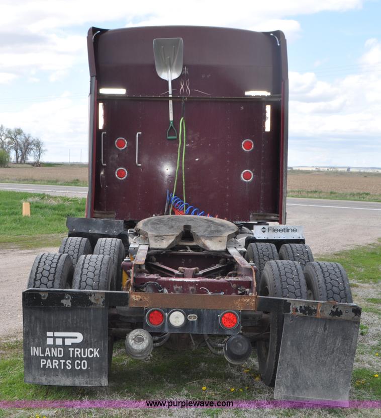 image for item G7352 2000 Kenworth W900 semi truck