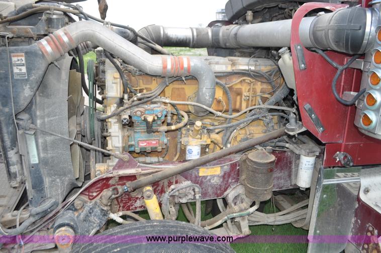 image for item G7352 2000 Kenworth W900 semi truck