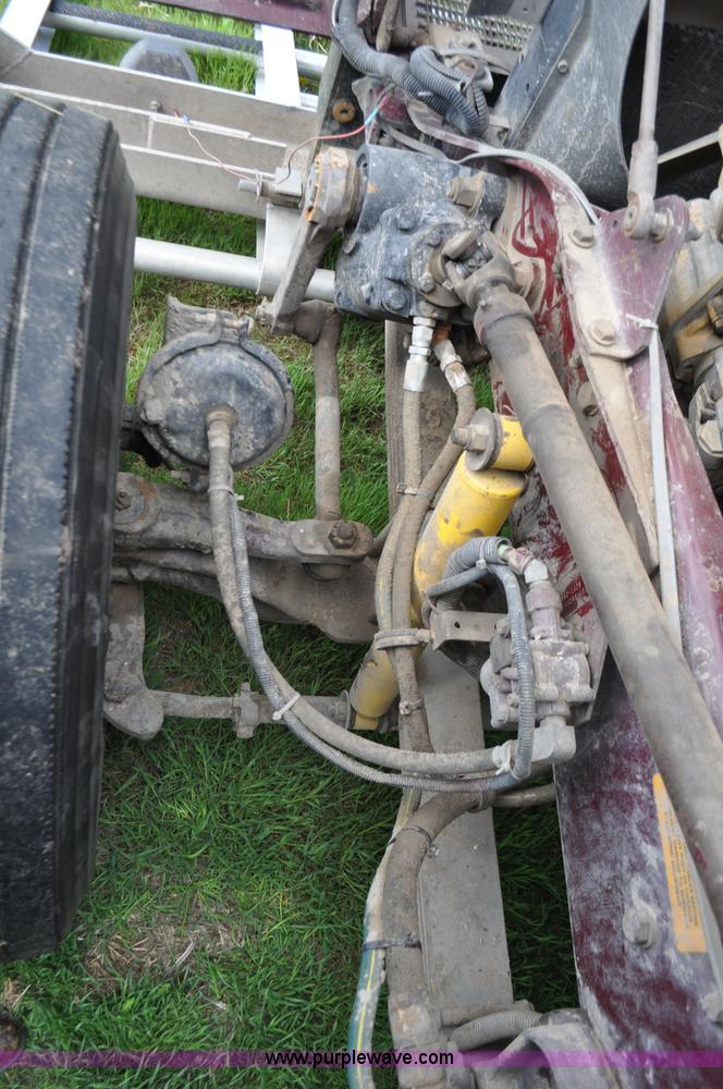 image for item G7352 2000 Kenworth W900 semi truck