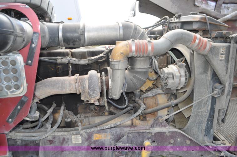 image for item G7352 2000 Kenworth W900 semi truck