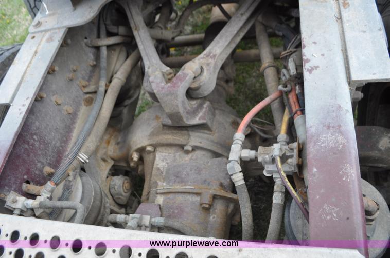 image for item G7352 2000 Kenworth W900 semi truck