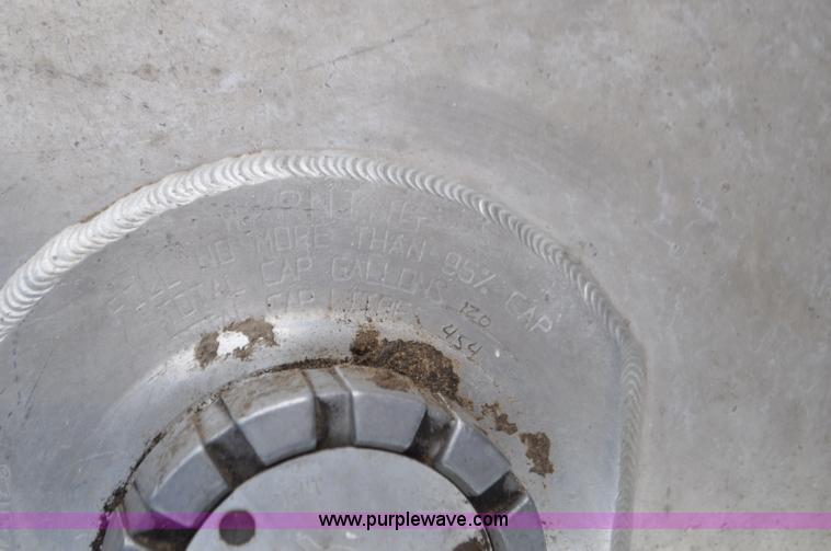 image for item G7352 2000 Kenworth W900 semi truck