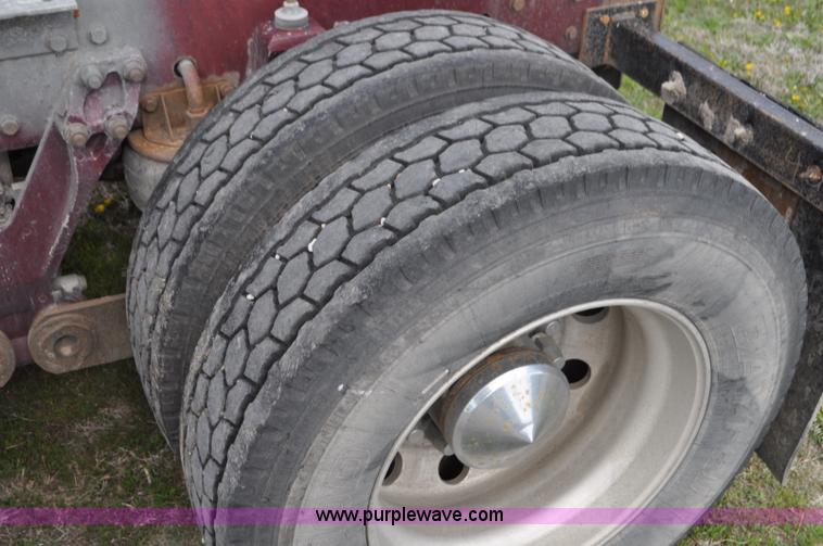 image for item G7352 2000 Kenworth W900 semi truck