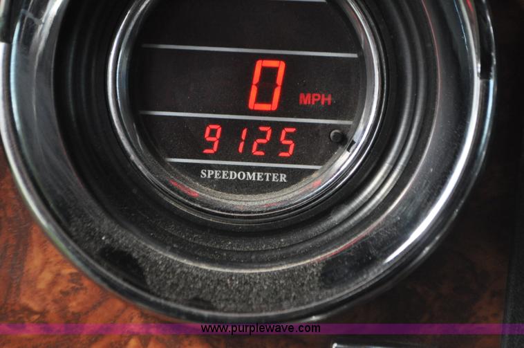 image for item G7352 2000 Kenworth W900 semi truck