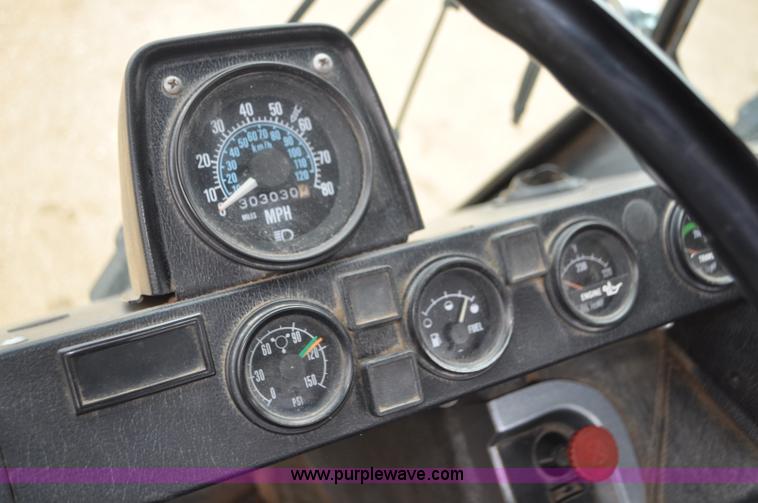 image for item G7400 1993 Mack MR688S refuse truck