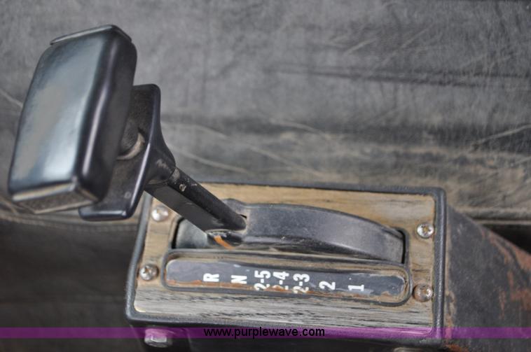 image for item G7400 1993 Mack MR688S refuse truck