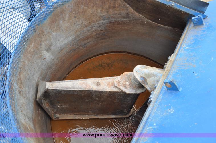 image for item G7400 1993 Mack MR688S refuse truck