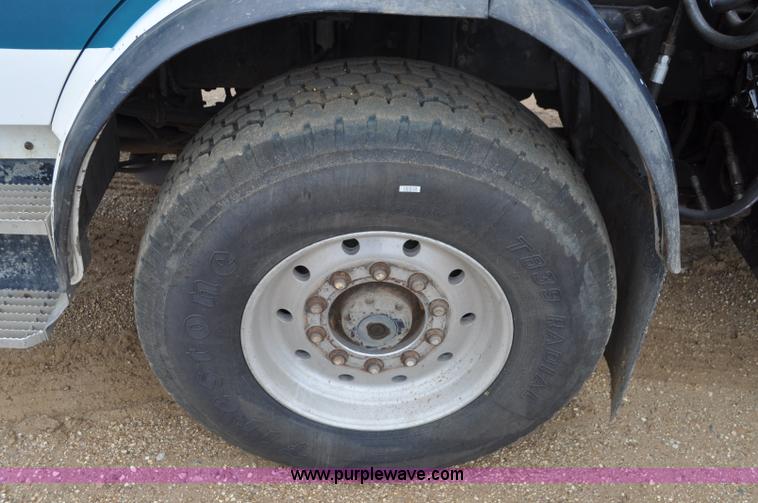 image for item G7400 1993 Mack MR688S refuse truck