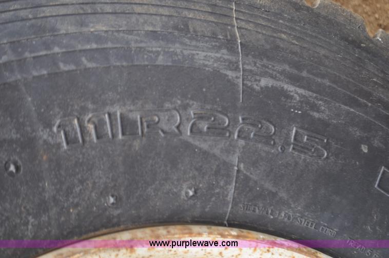 image for item G7400 1993 Mack MR688S refuse truck