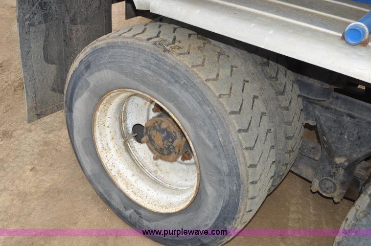 image for item G7400 1993 Mack MR688S refuse truck