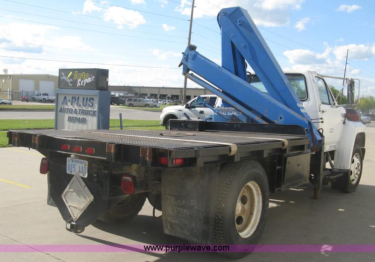image for item J2810 1993 Ford F600 crane truck