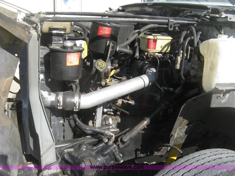 image for item J2810 1993 Ford F600 crane truck