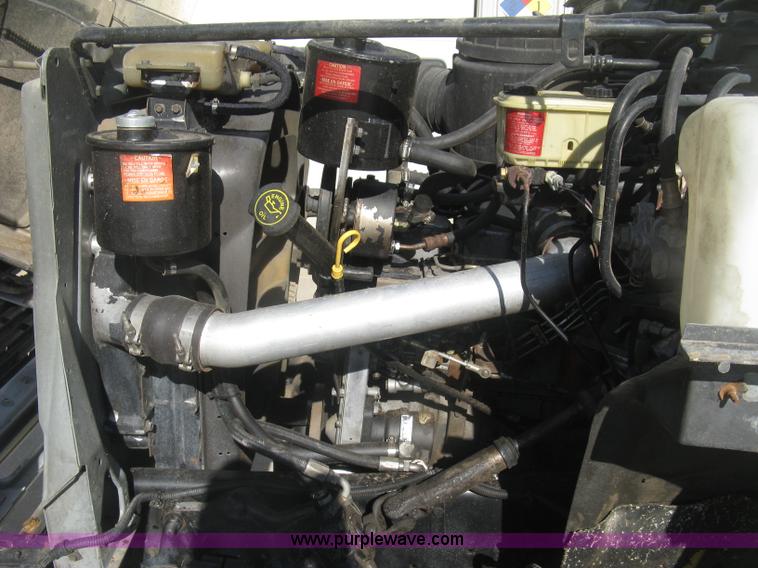 image for item J2810 1993 Ford F600 crane truck