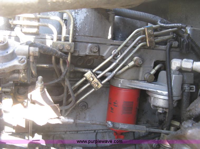 image for item J2810 1993 Ford F600 crane truck