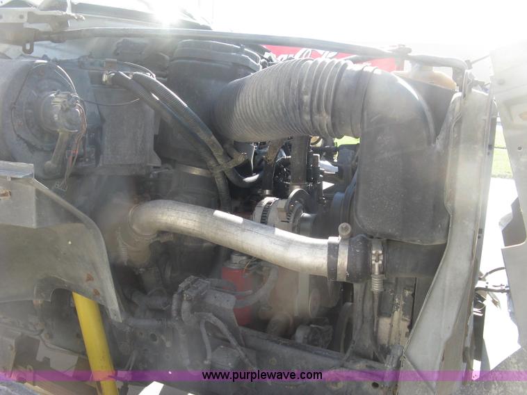 image for item J2810 1993 Ford F600 crane truck