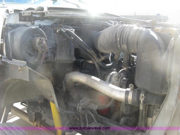 image for item J2810 1993 Ford F600 crane truck