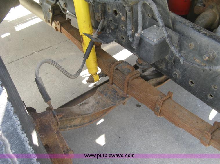 image for item J2810 1993 Ford F600 crane truck