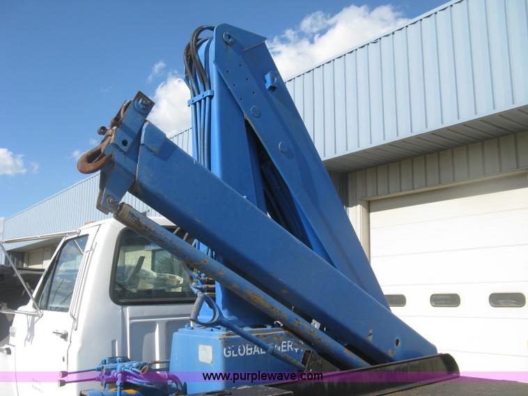 image for item J2810 1993 Ford F600 crane truck
