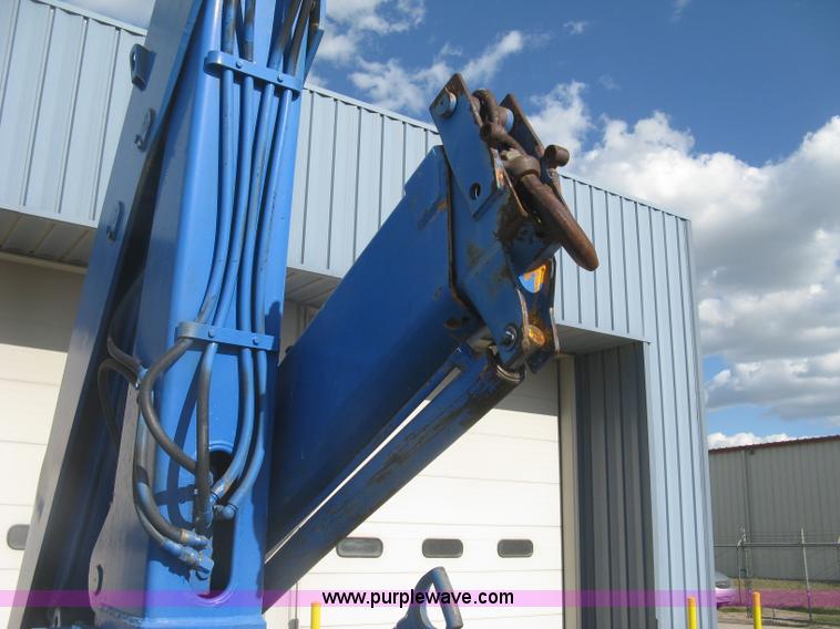 image for item J2810 1993 Ford F600 crane truck