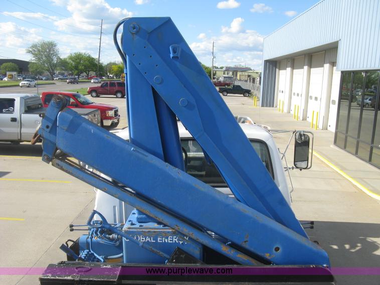 image for item J2810 1993 Ford F600 crane truck