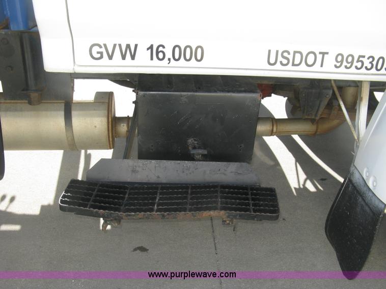 image for item J2810 1993 Ford F600 crane truck