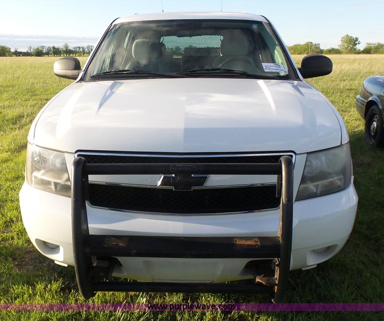 image for item J2813 2009 Chevrolet Suburban SUV
