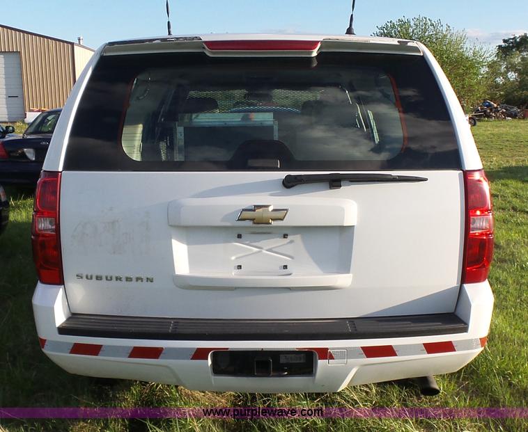 image for item J2813 2009 Chevrolet Suburban SUV