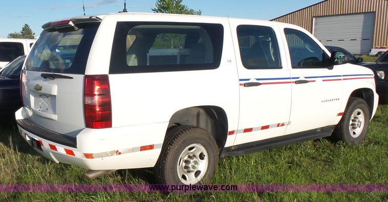 image for item J2813 2009 Chevrolet Suburban SUV