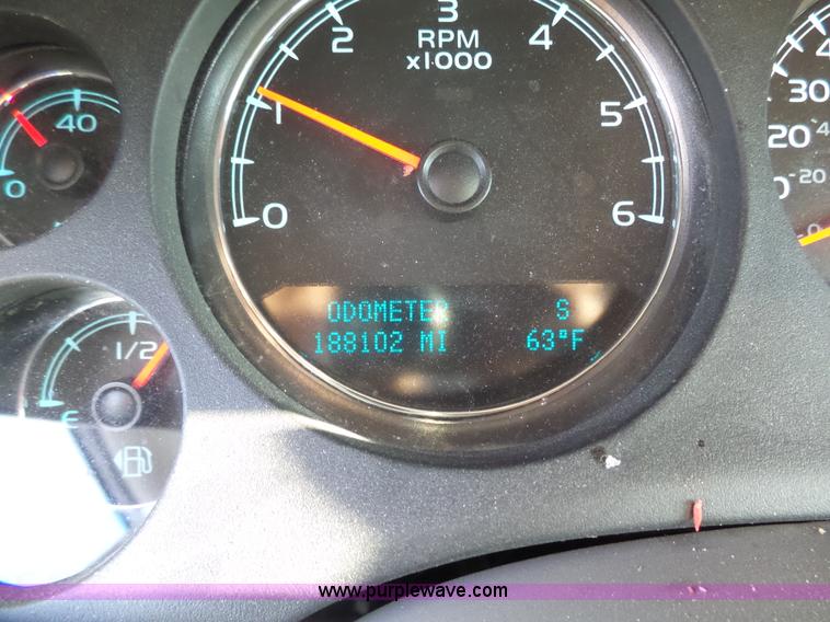 image for item J2813 2009 Chevrolet Suburban SUV