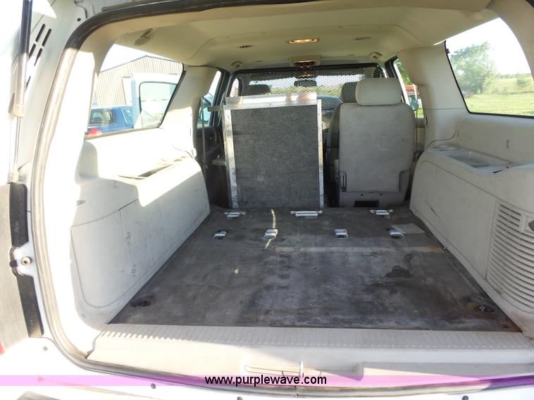 image for item J2813 2009 Chevrolet Suburban SUV
