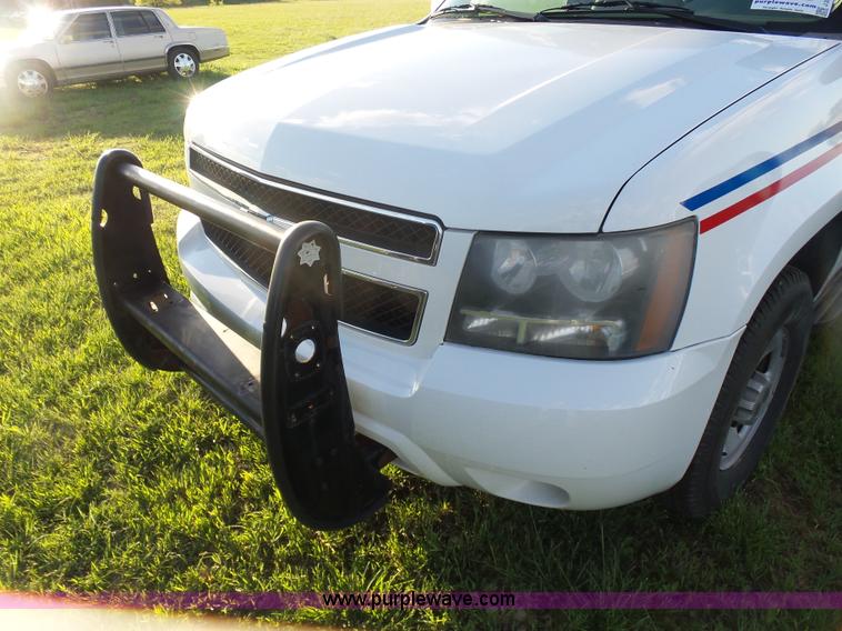 image for item J2813 2009 Chevrolet Suburban SUV