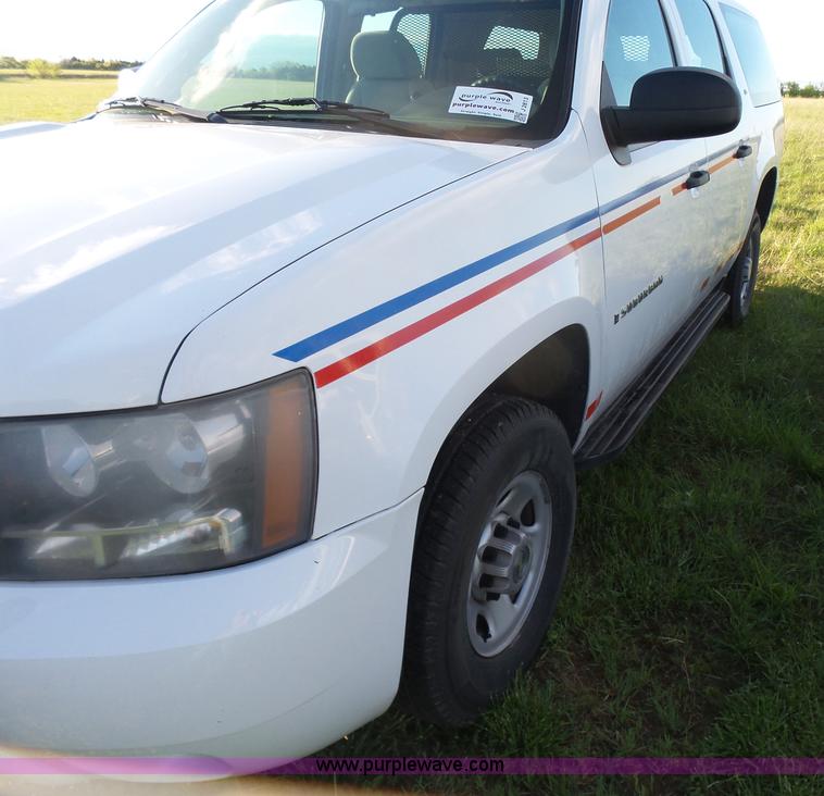 image for item J2813 2009 Chevrolet Suburban SUV