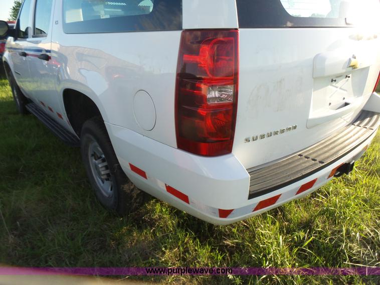 image for item J2813 2009 Chevrolet Suburban SUV