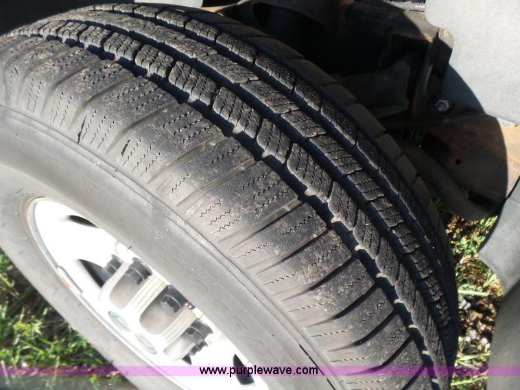 image for item J2813 2009 Chevrolet Suburban SUV