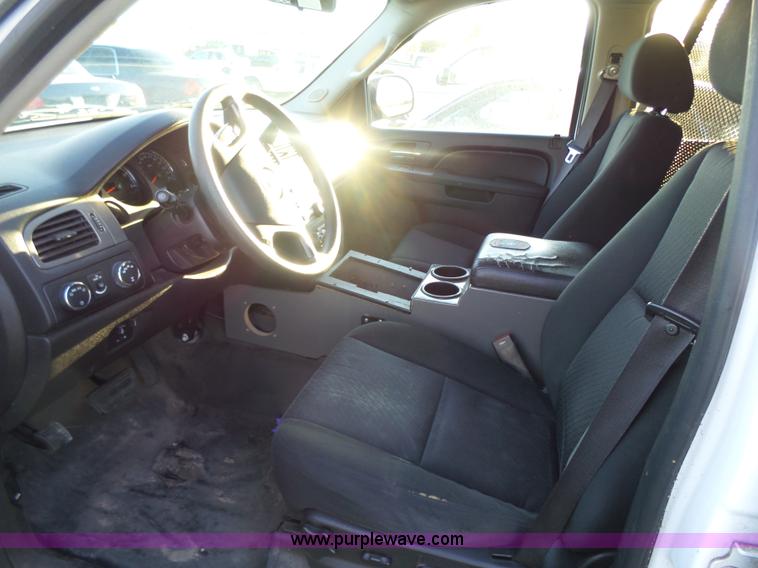 image for item J2814 2012 Chevrolet Suburban SUV