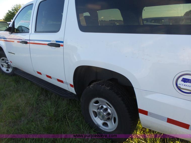 image for item J2814 2012 Chevrolet Suburban SUV
