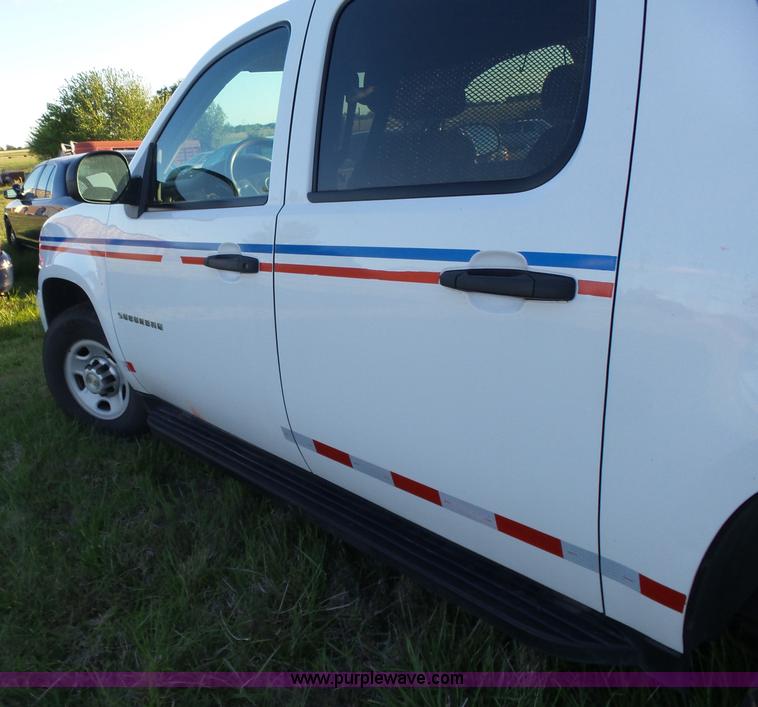 image for item J2814 2012 Chevrolet Suburban SUV