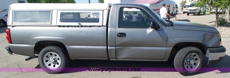image for item J4959 2006 Chevrolet Silverado 1500 pickup truck