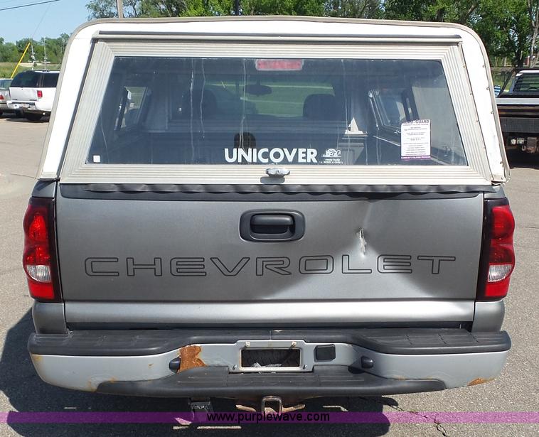 image for item J4959 2006 Chevrolet Silverado 1500 pickup truck