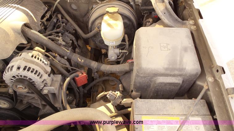 image for item J4959 2006 Chevrolet Silverado 1500 pickup truck