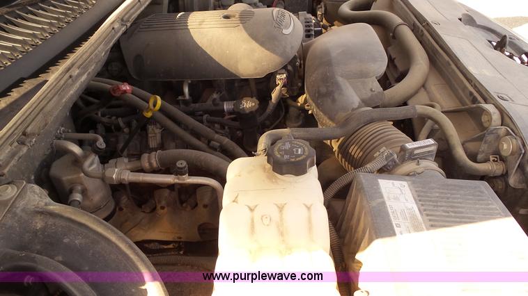 image for item J4959 2006 Chevrolet Silverado 1500 pickup truck