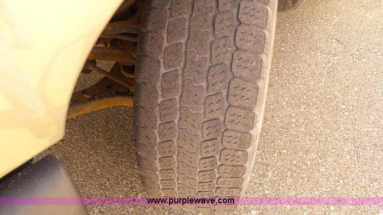 image for item J4959 2006 Chevrolet Silverado 1500 pickup truck