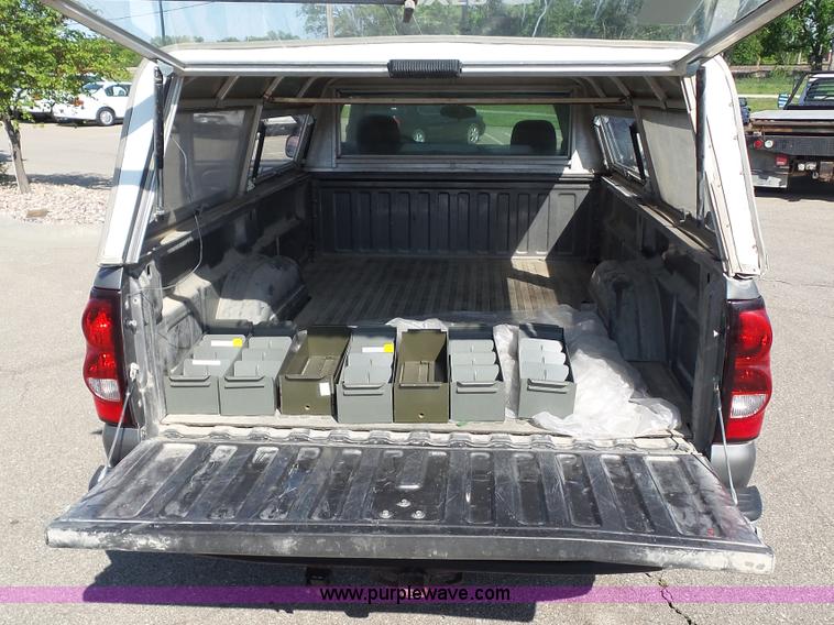 image for item J4959 2006 Chevrolet Silverado 1500 pickup truck