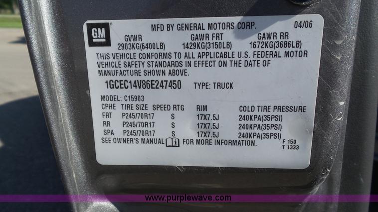 image for item J4959 2006 Chevrolet Silverado 1500 pickup truck