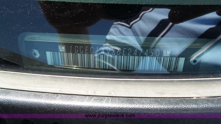 image for item J4959 2006 Chevrolet Silverado 1500 pickup truck