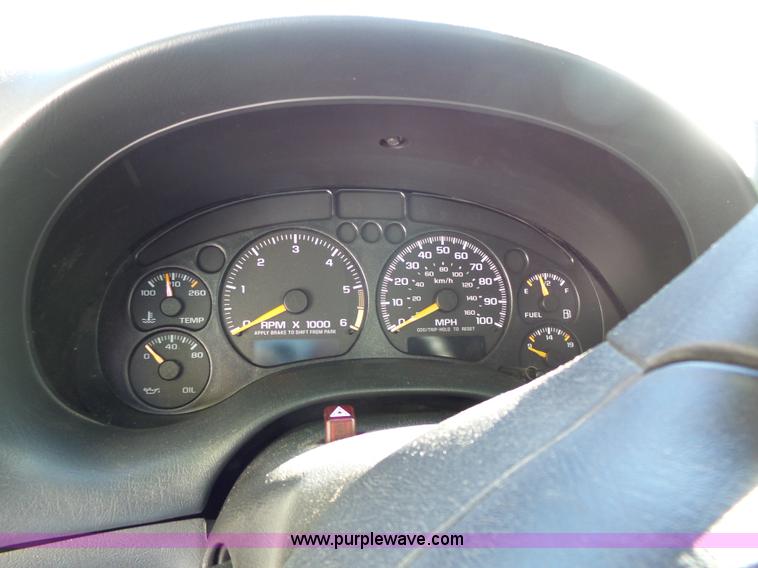 image for item J4967 2001 Chevrolet Blazer LS SUV